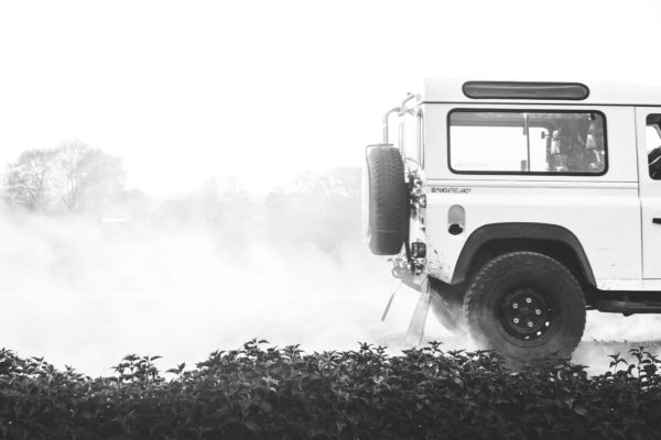 Gegalvaniseerde wielmoeren gemonteerd op Land Rover Defender