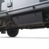 Chassis storage box Land Rover Defender 110 130 Chassis storage box unter dem Fahrgestell eines Land Rover Defender montiert, Beifahrerseite